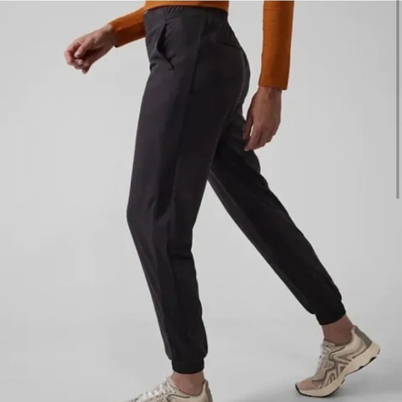 Athleta Brooklyn Camo Lined Joggers Women’s Size 8 Black Pull-On Athletic Pants - Picture 1 of 12